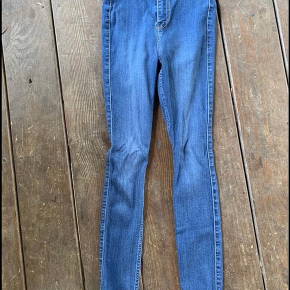 Hollister Jeans - Picture 1 of 3